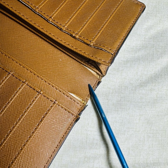 Michael Kors cream Classic MK Design - Picture 6 of 8